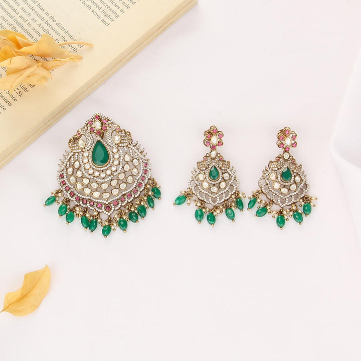 Insheka Victorian Pendant set