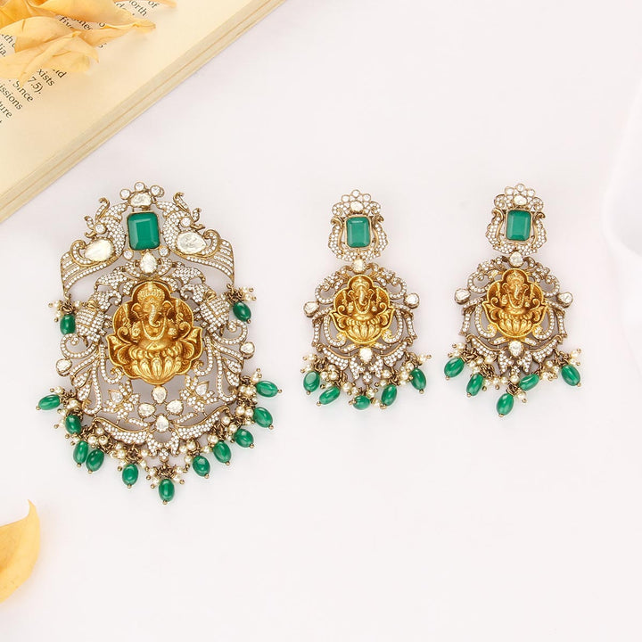 Fantastic Victorian Pendant set