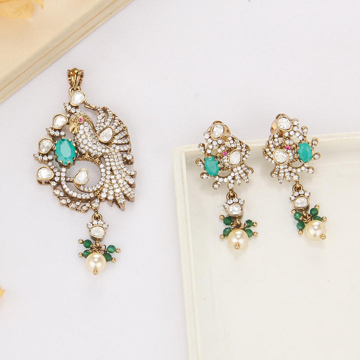 Ashvika Victorian Pendant set