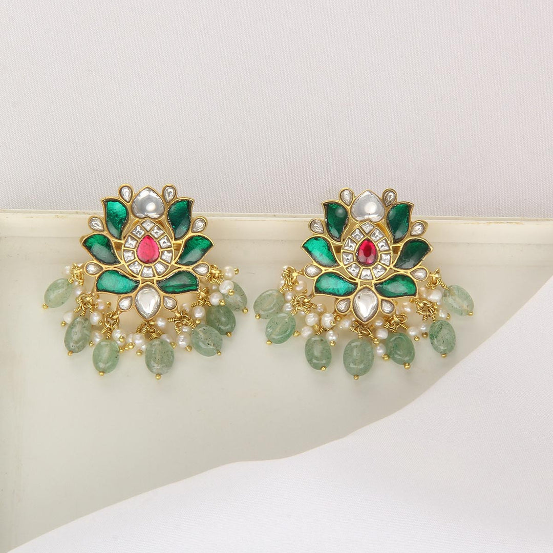 Prithikha Kundan Pendant Set