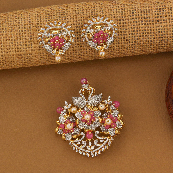 Gomati Avikam Pendant Set