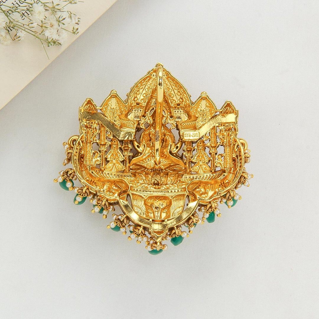 Dhivinkha Nagas Pendant Set