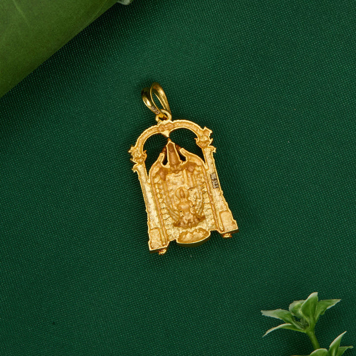Divine Look 3D Spl Pendant