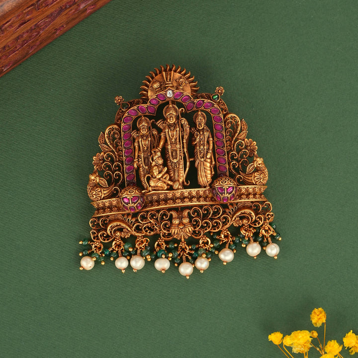 Luxurious 3D Spl Pendant