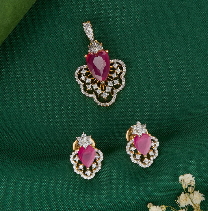 Chakrikaa Pendant Set