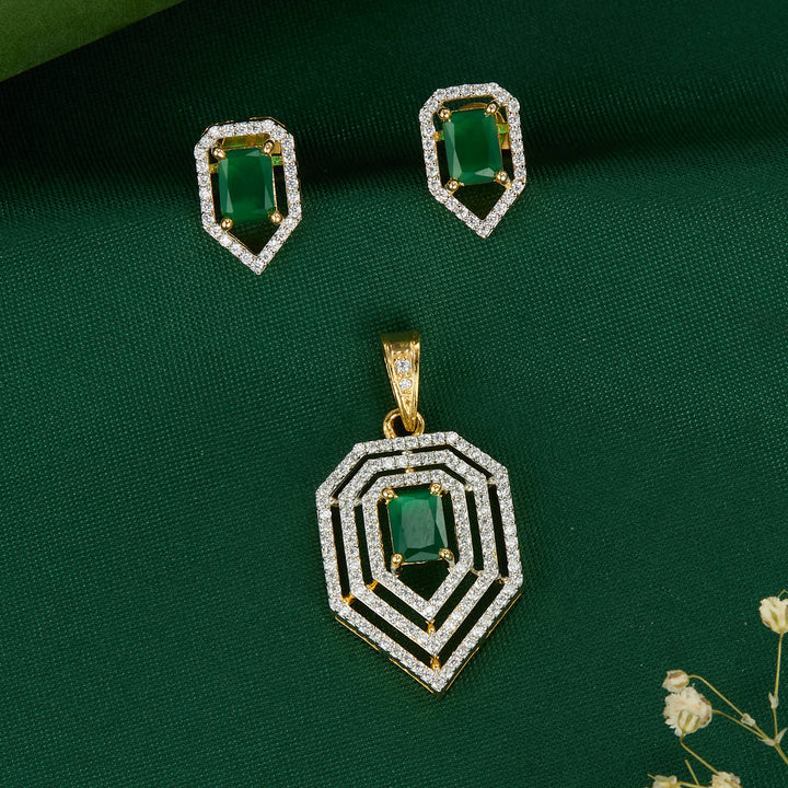 Mesmerizing Avikam Pendant Set