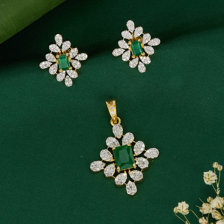 Attractive Avikam Pendant Set