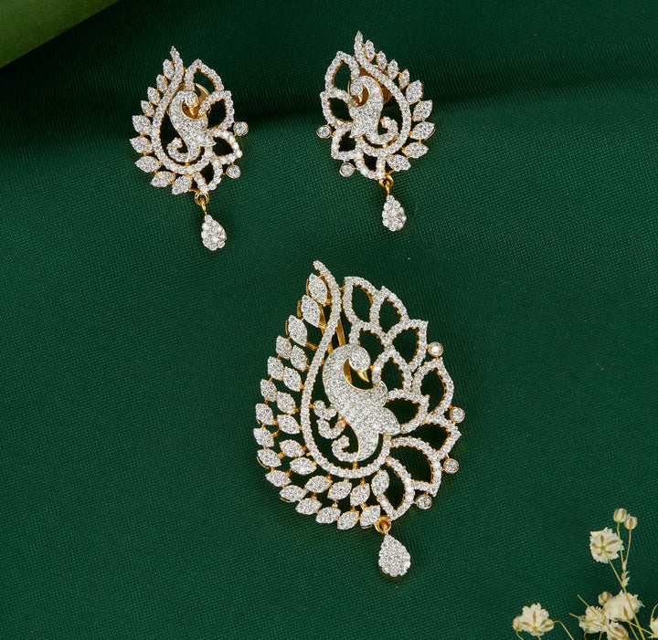 Glittering Avikam Pendant Set