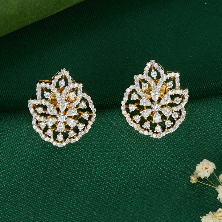 Trendy Avikam Pendant Set