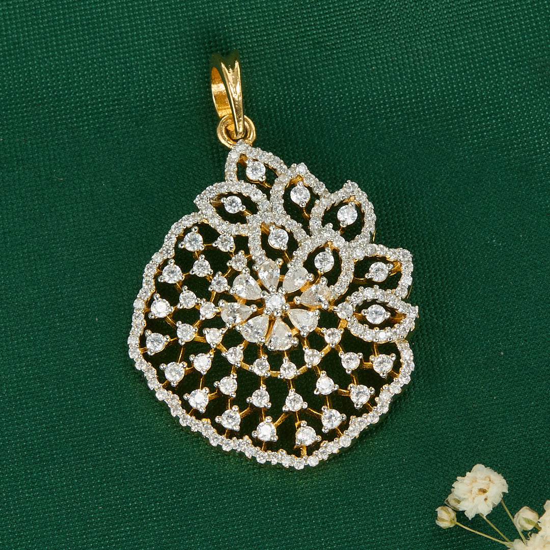 Trendy Avikam Pendant Set