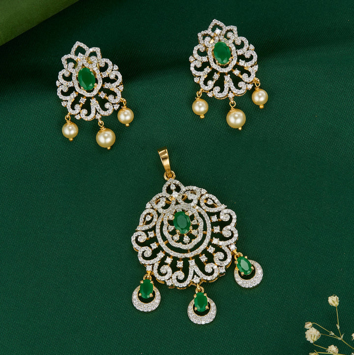 Amazing Avikam Pendant Set