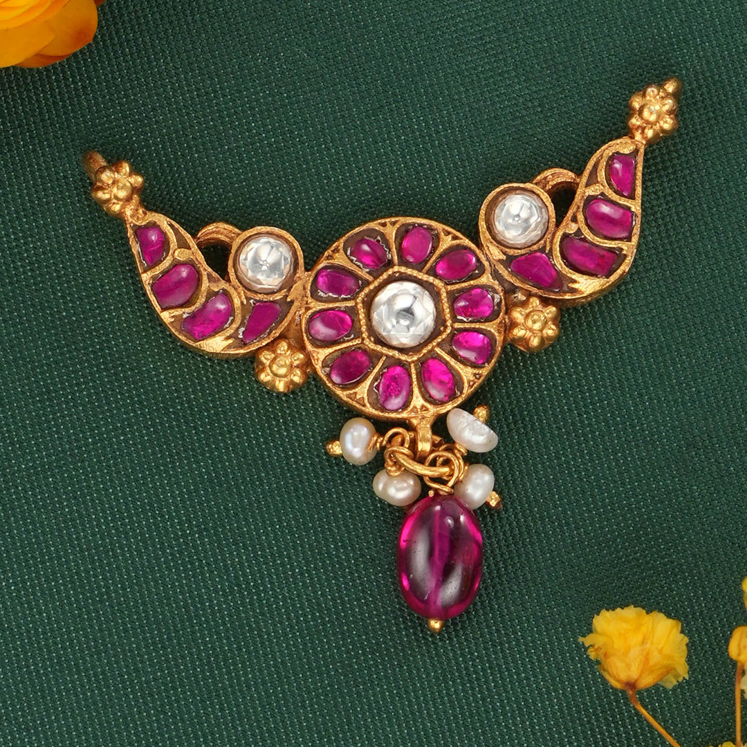 Nivethitha Kundan Pendant