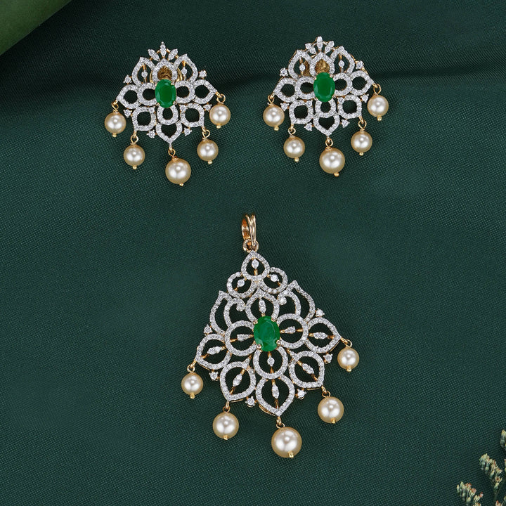 Clover Avikam Pendant Set