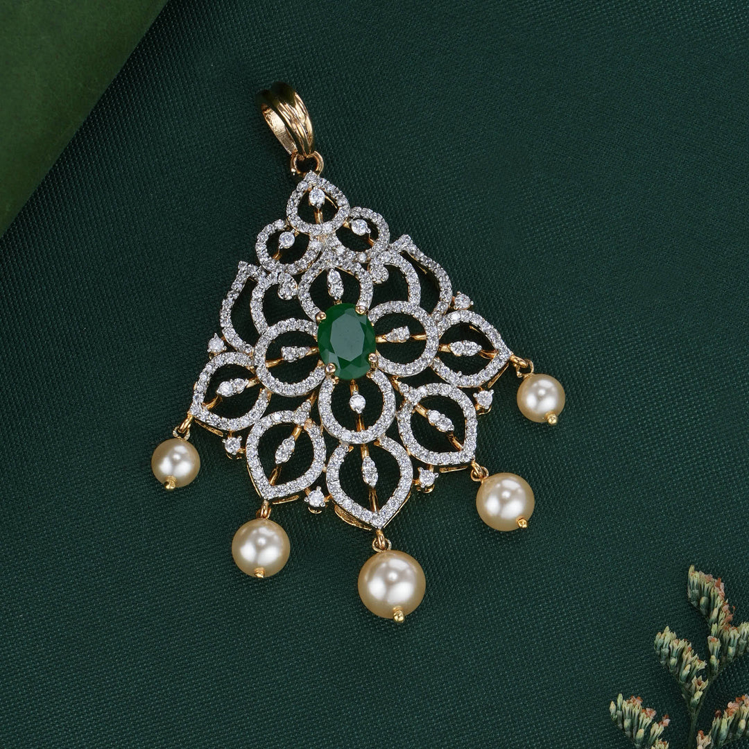 Clover Avikam Pendant Set