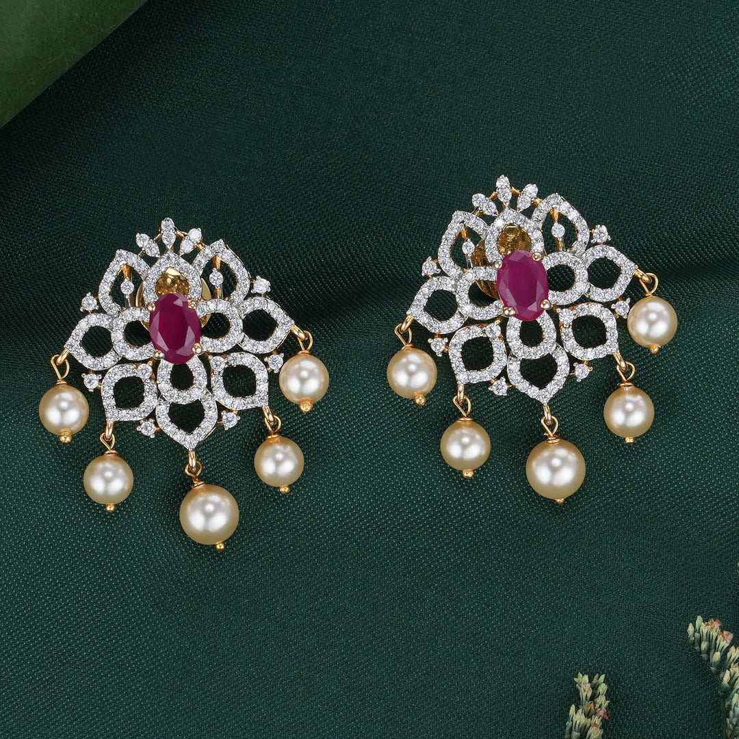 Daisy Avikam Pendant Set