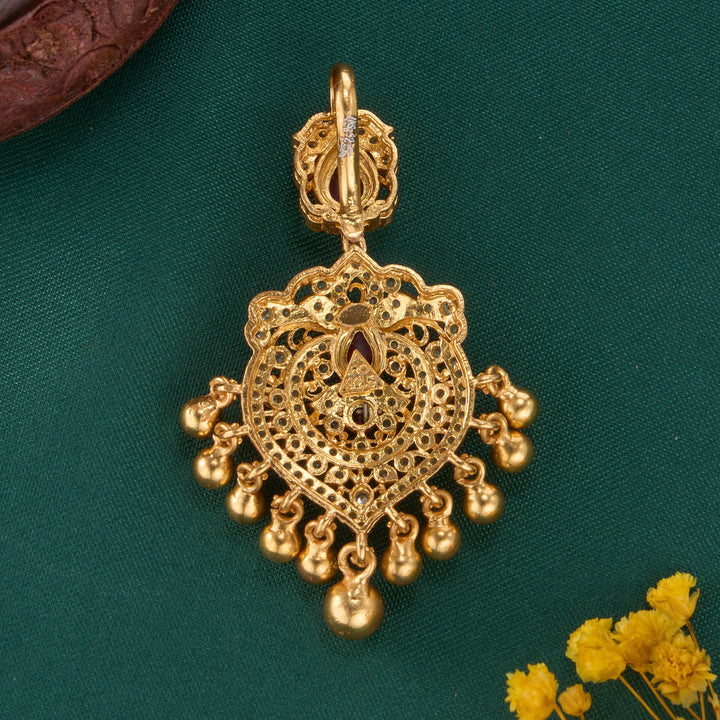Sparkling Stone Pendant