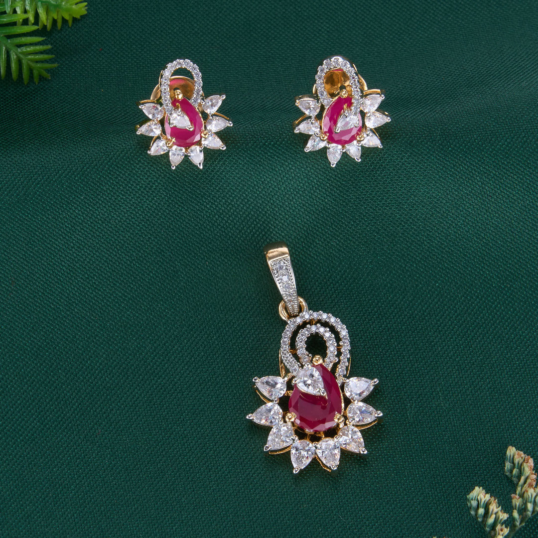 Chiara Avikam Pendant Set
