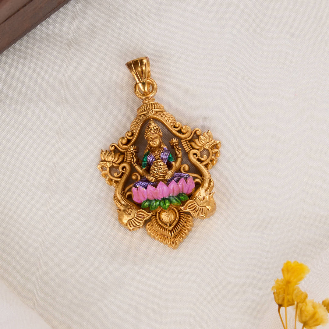 Divine Look 3D Spl Pendant