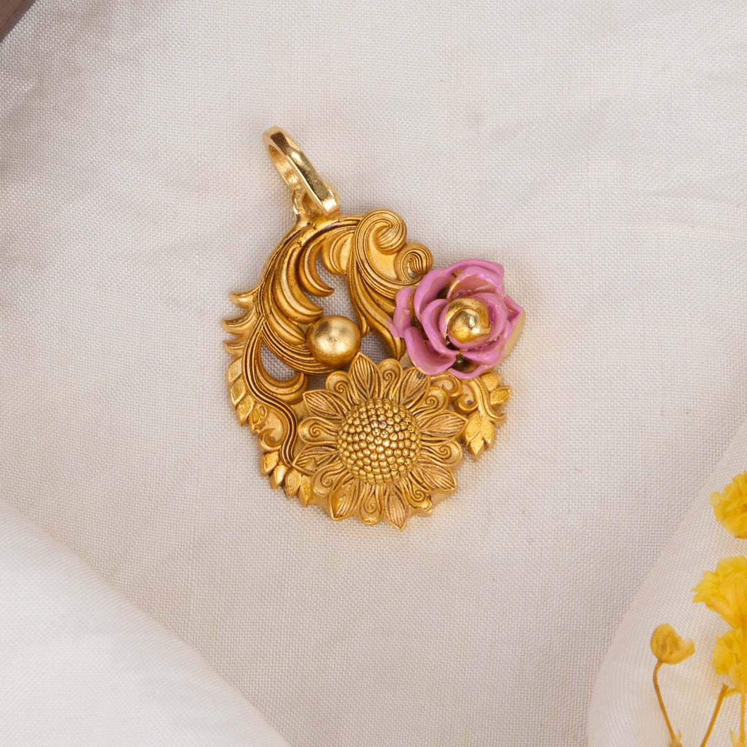 Naisha 3D Spl Pendant