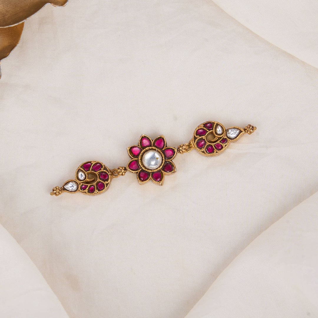 Mesmeric Kundan Pendant