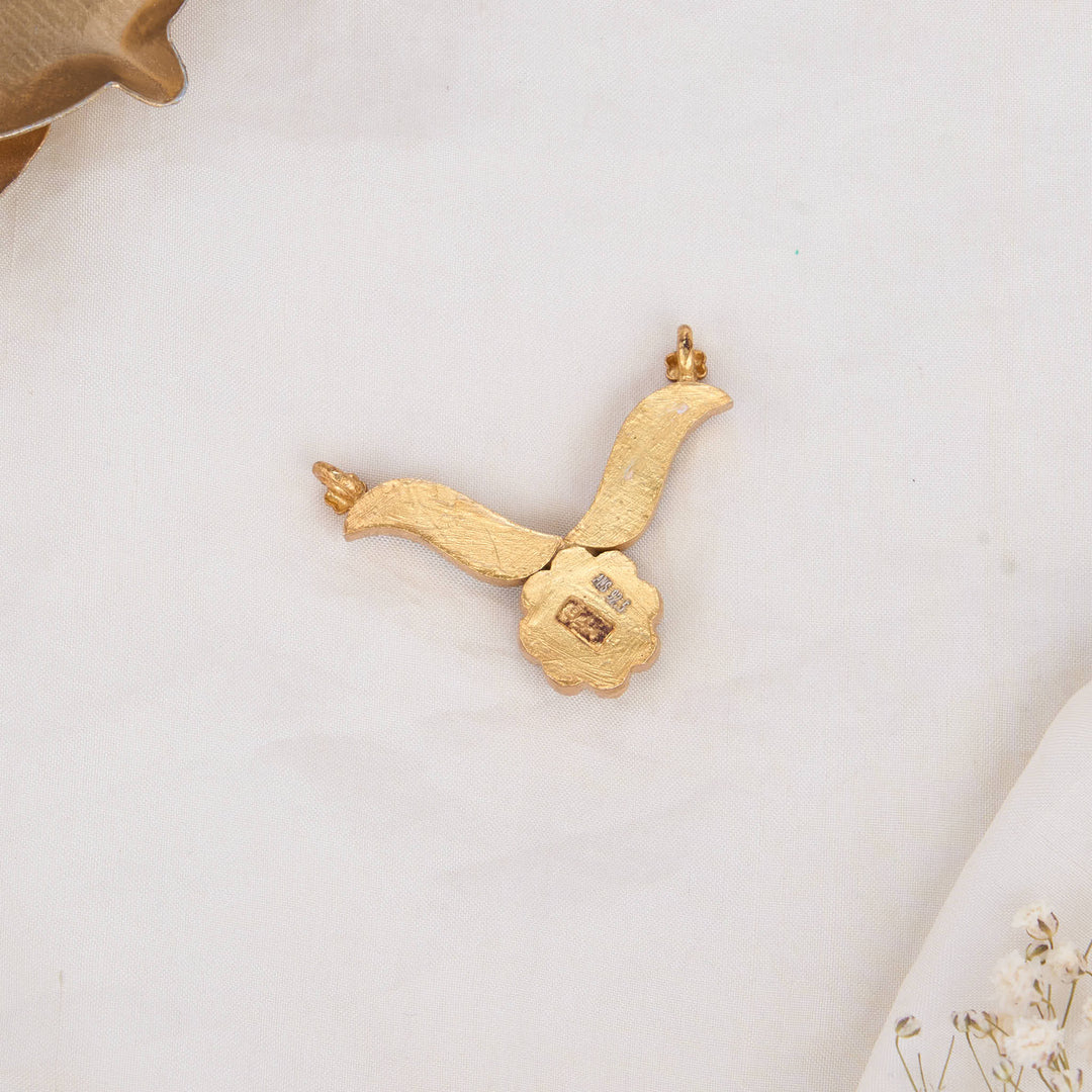 Regal Aura Kundan Pendant