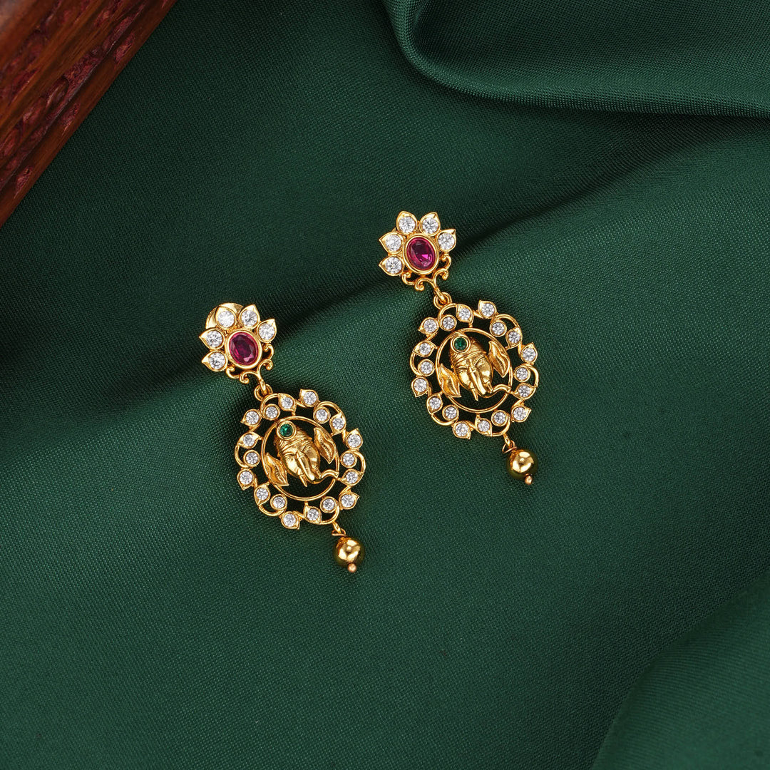 Girisha Stone Pendant Set