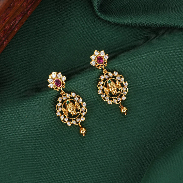 Girisha Stone Pendant Set