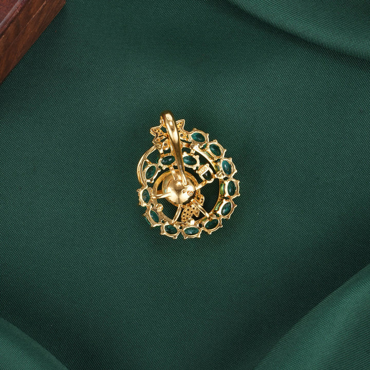 Dinikaa Diamond Design Pendant