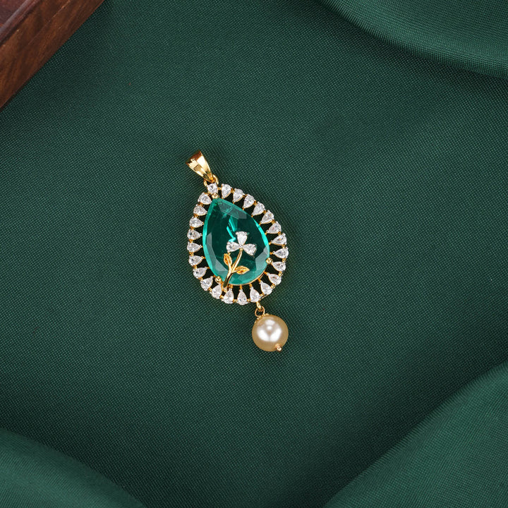 Cutie Diamond Design Pendant