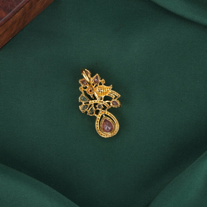 Vikaanya Diamond Design Pendant