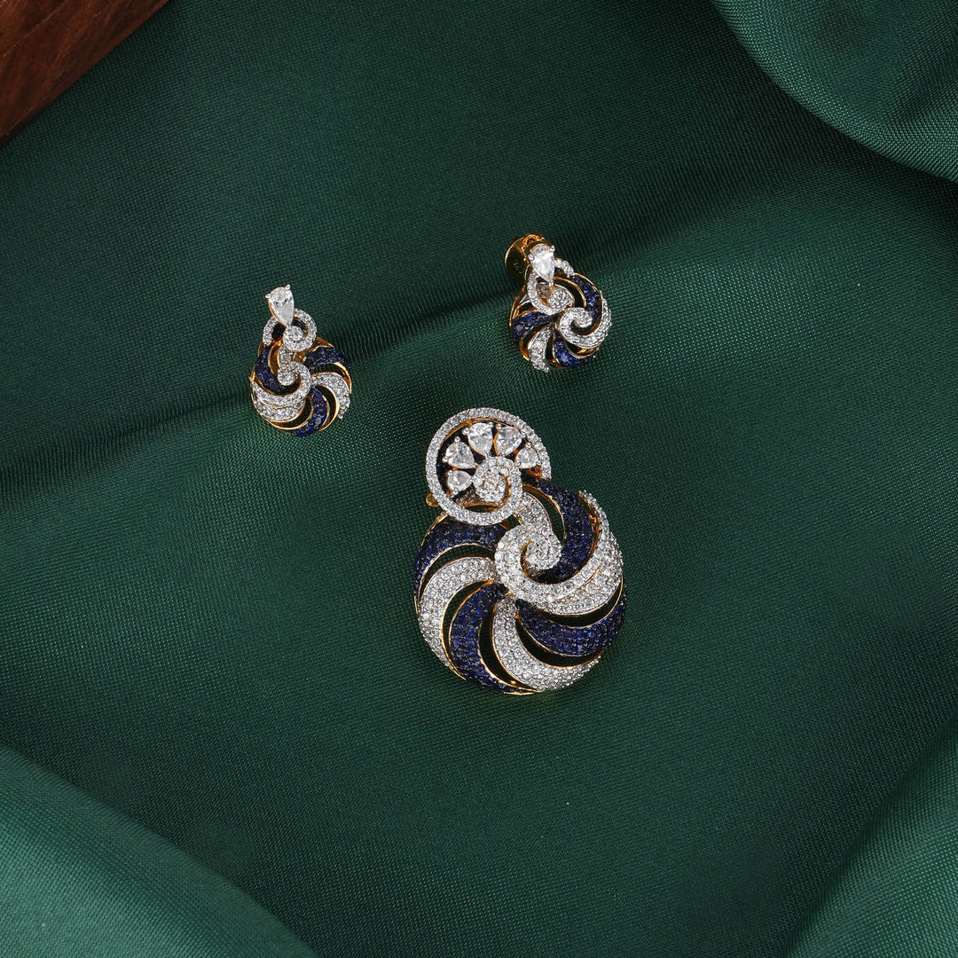 Gorgeous Avikam Pendant Set