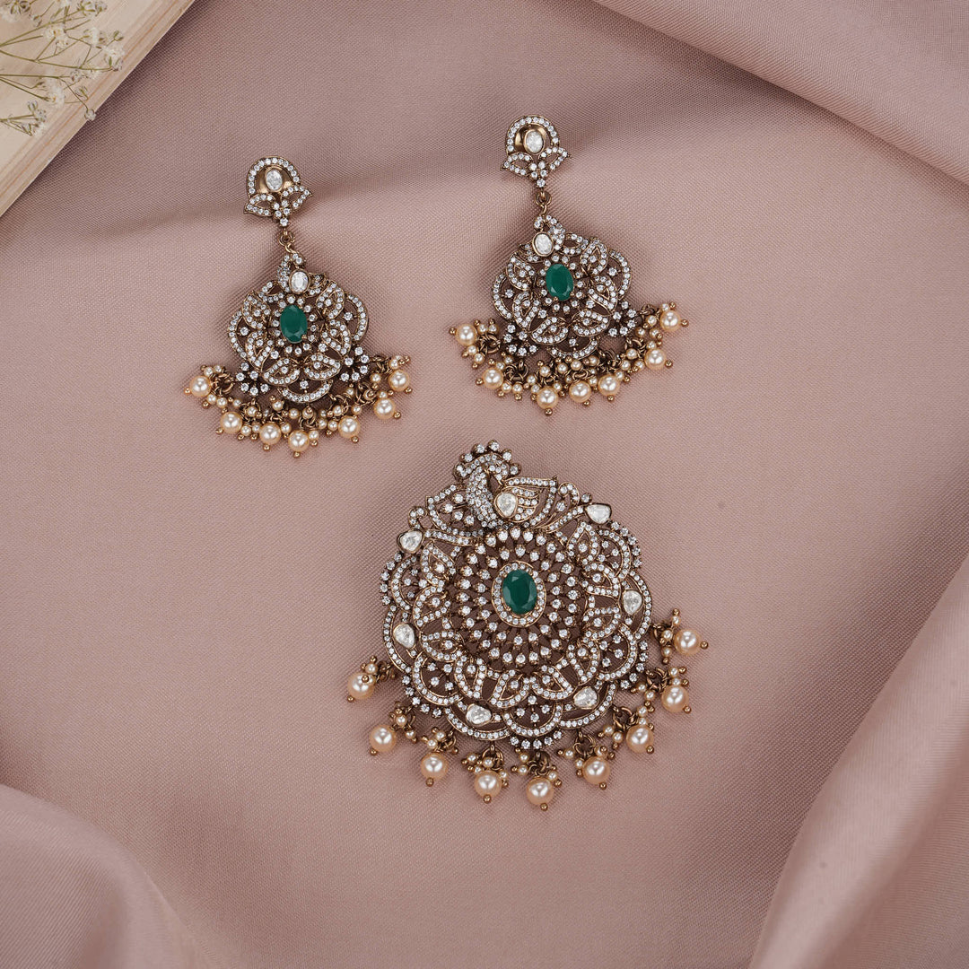 Tanisha Victorian Pendant set