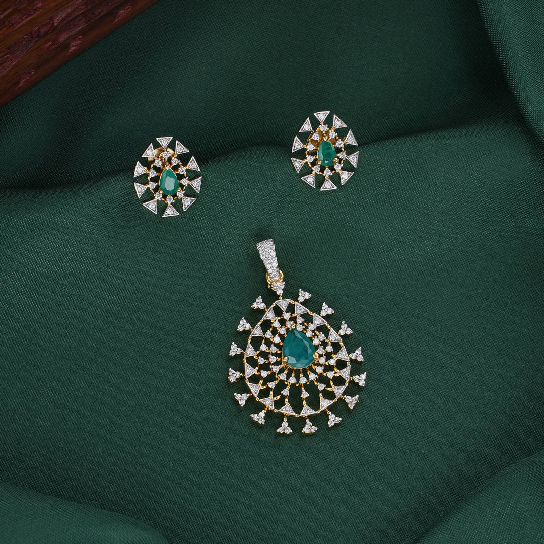 Unique Avikam Pendant Set