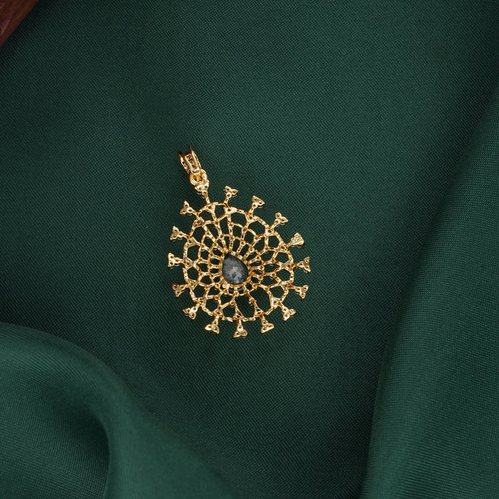 Unique Avikam Pendant Set