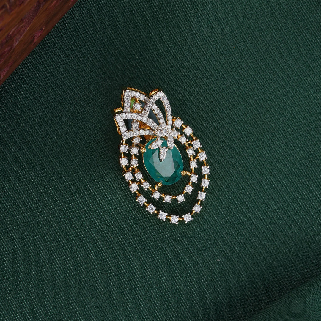 Hansikaa Avikam Pendant Set