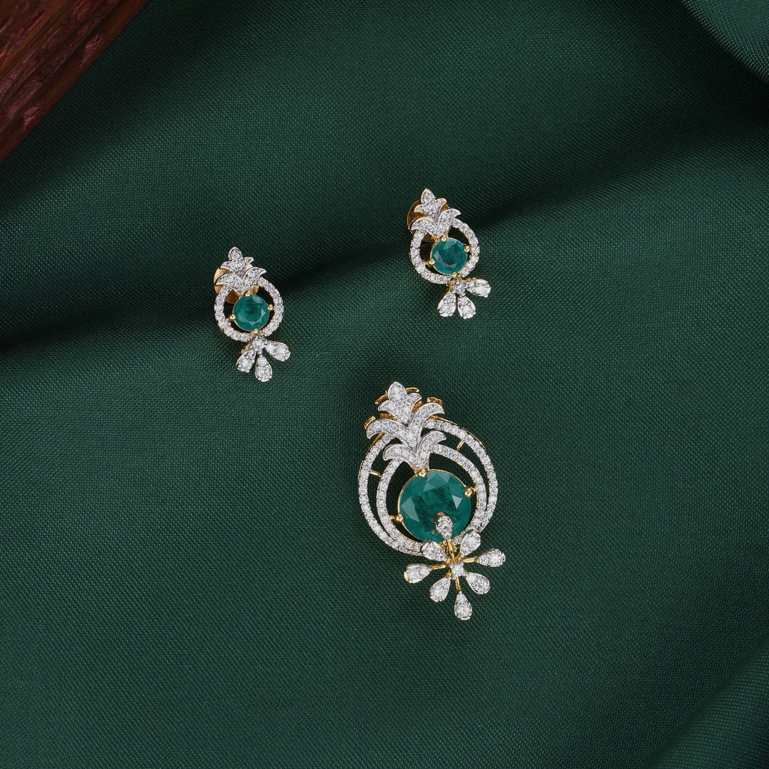 Vithiksaa Avikam Pendant Set