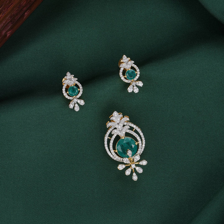Vithiksaa Avikam Pendant Set