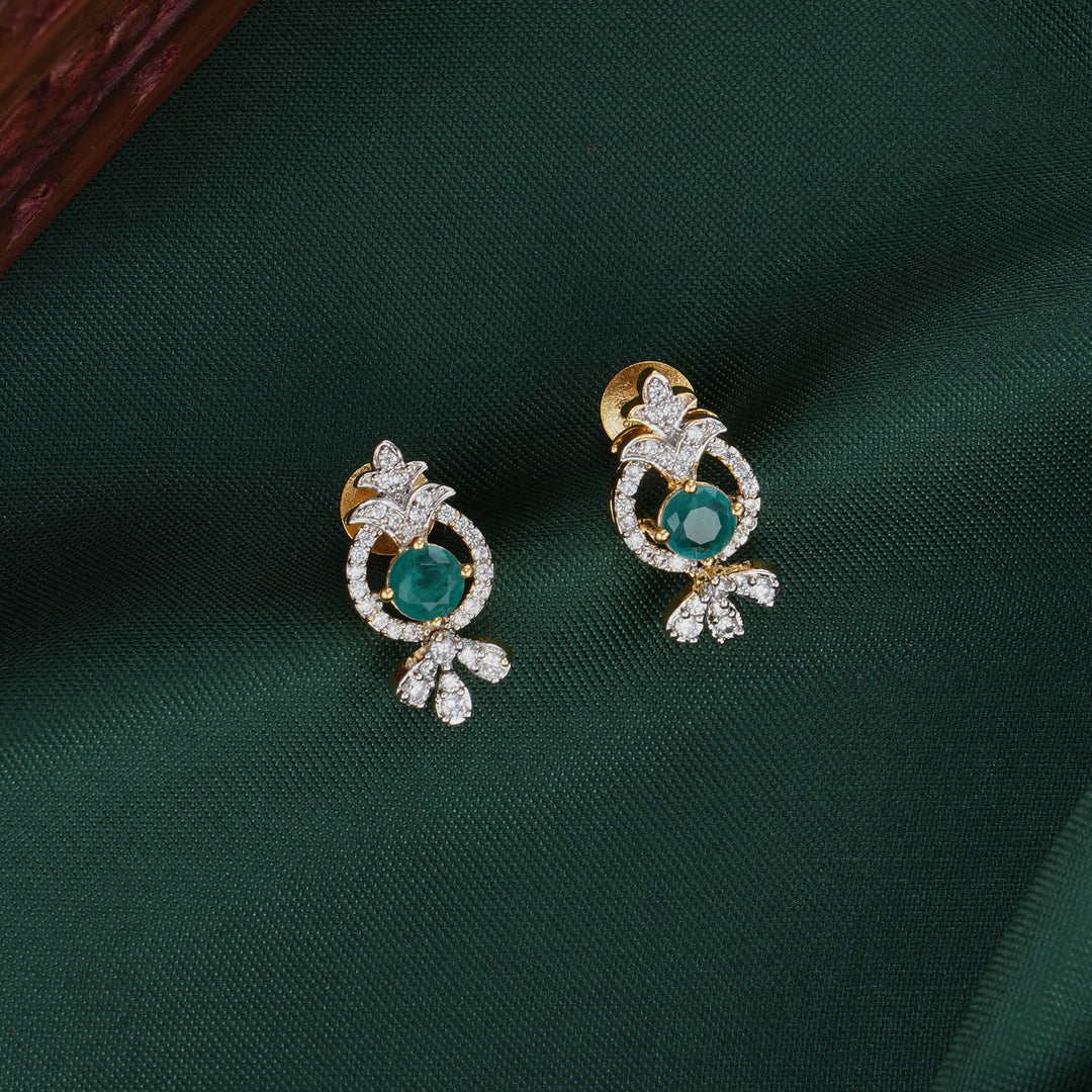 Vithiksaa Avikam Pendant Set