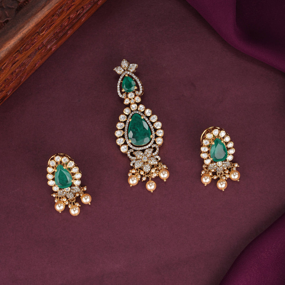 Mesmerizing Moissanite Pendant Set