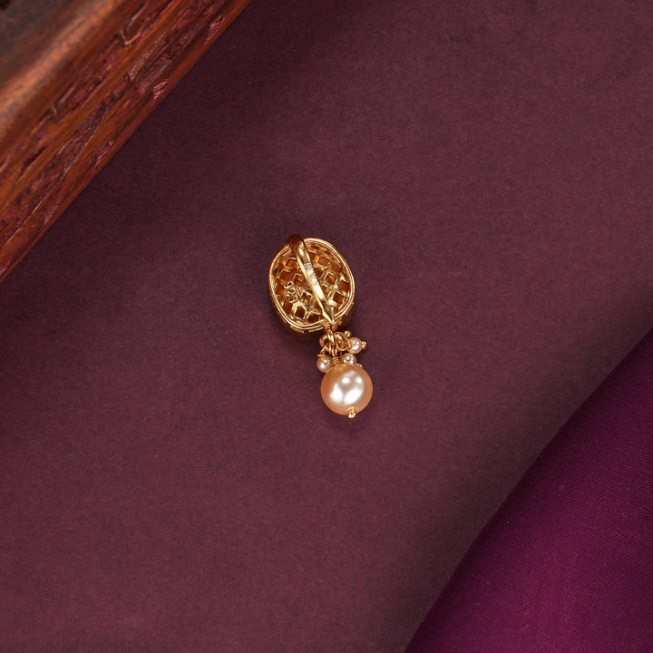 Gleaming Moissanite Pendant Set