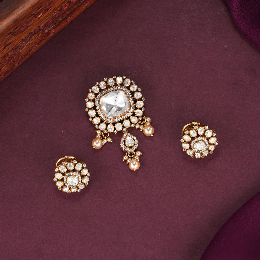 Glittering Moissanite Pendant Set