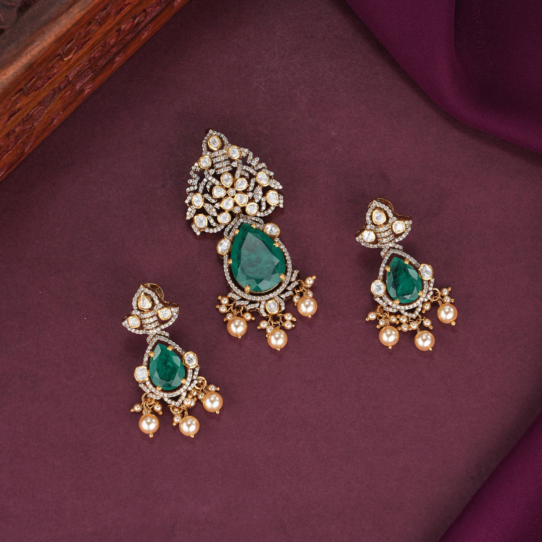 Yashikaa Moissanite Pendant Set