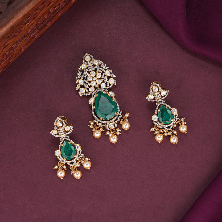 Yashikaa Moissanite Pendant Set