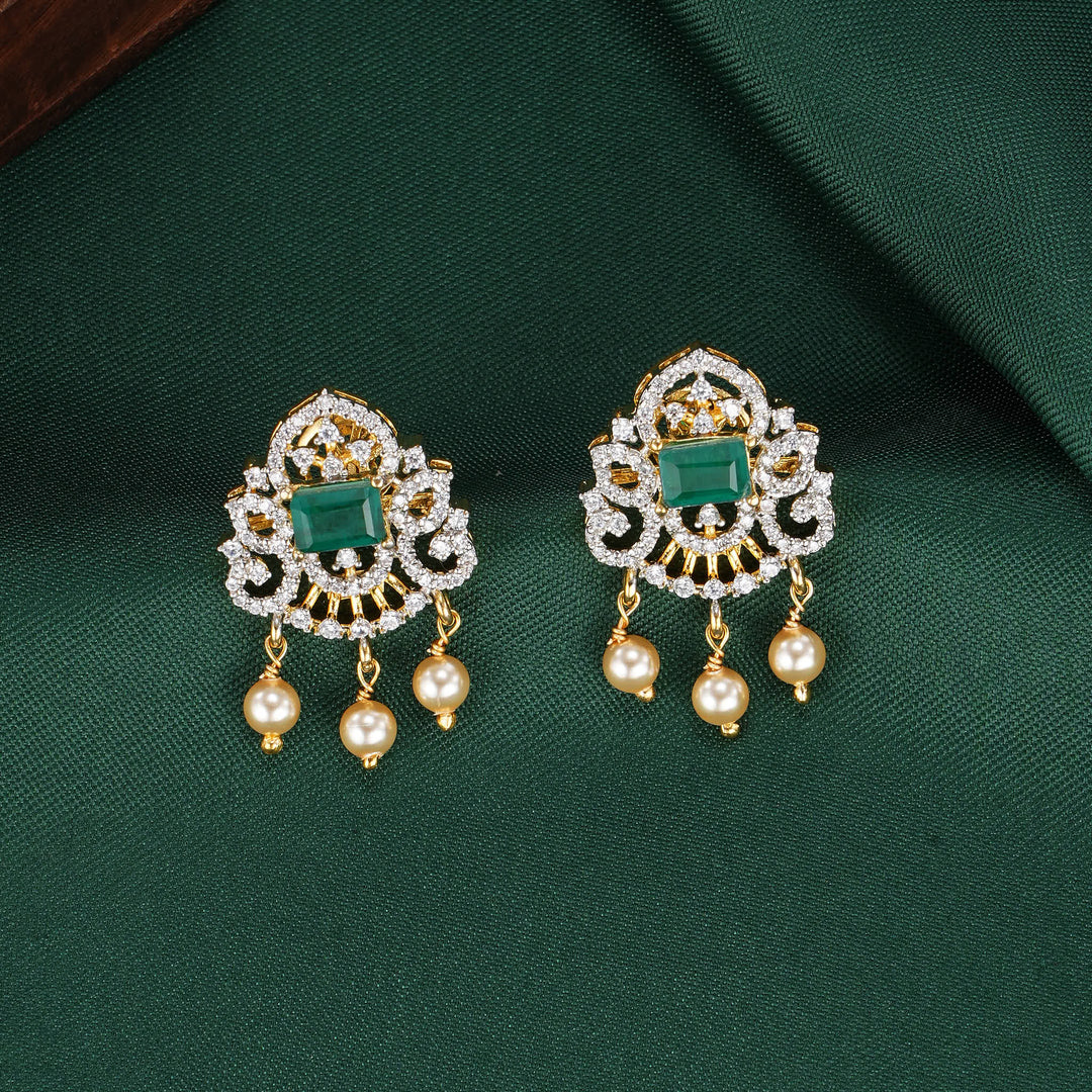 Vithisa Avikam Pendant Set
