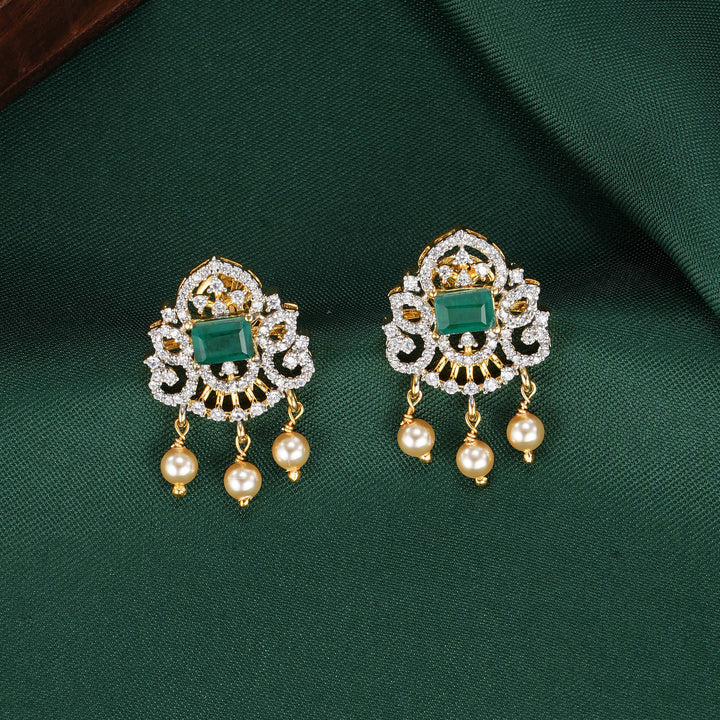 Vithisa Avikam Pendant Set