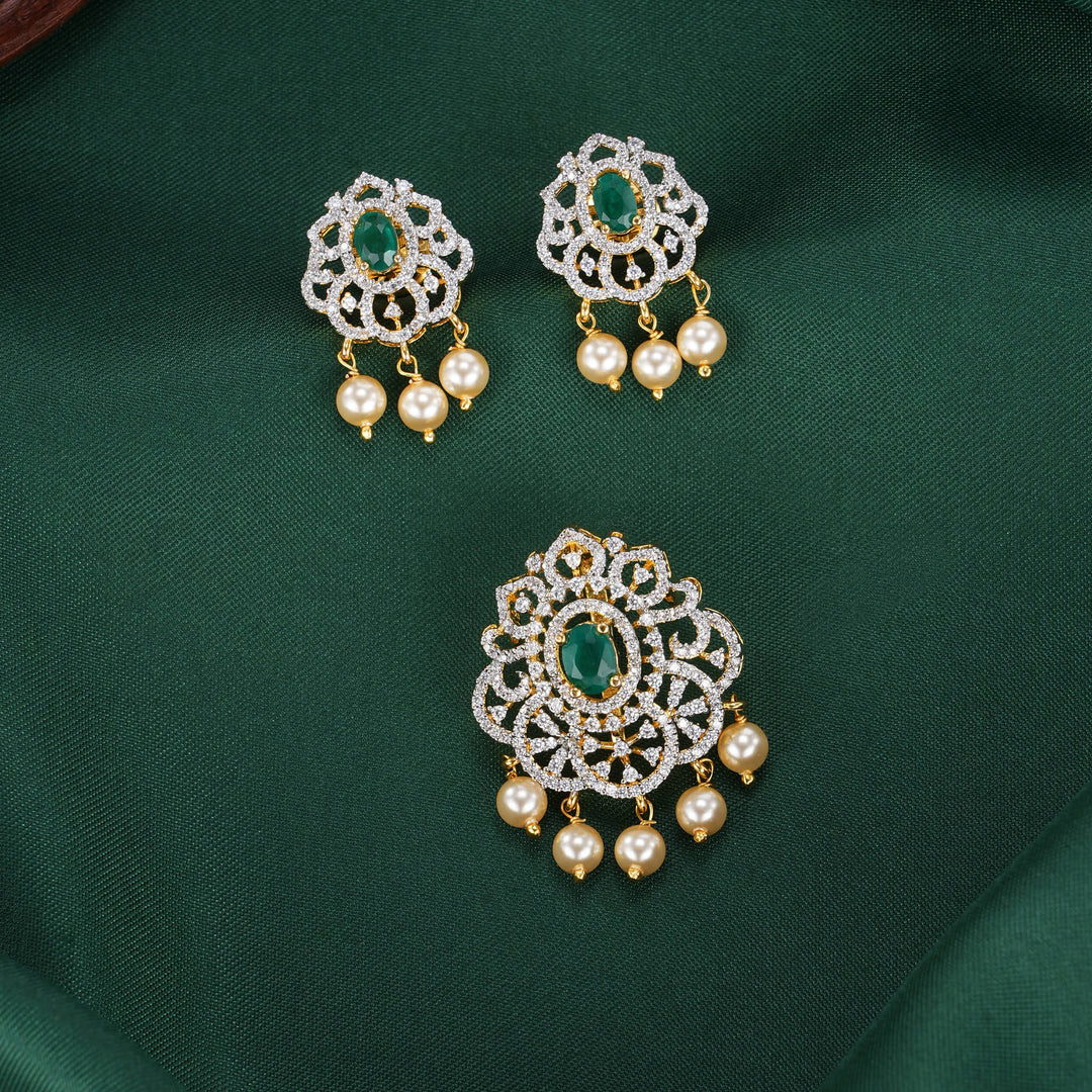 Tahnirika Avikam Pendant Set