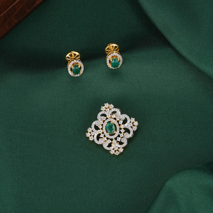 Hanisha Avikam Pendant Set