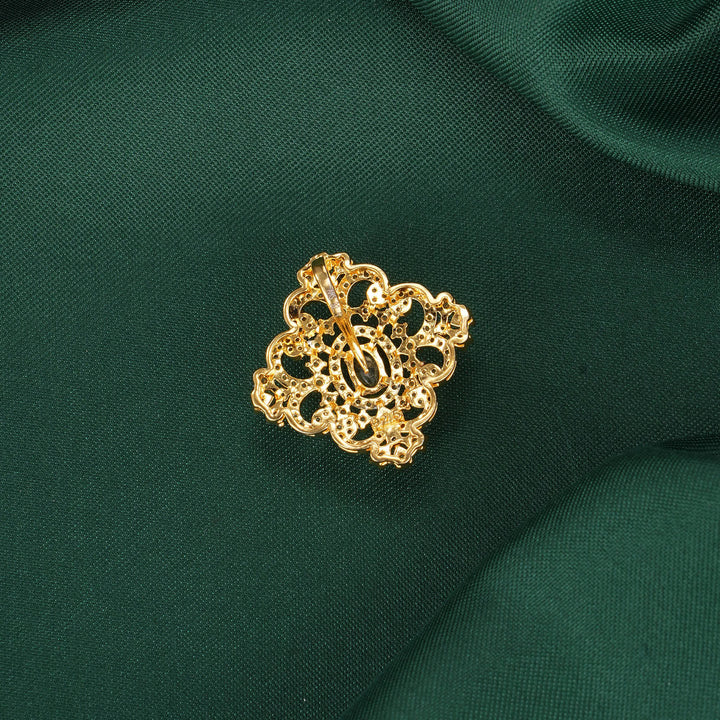 Hanisha Avikam Pendant Set