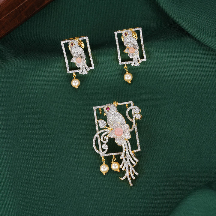 Miravelle Avikam Pendant Set