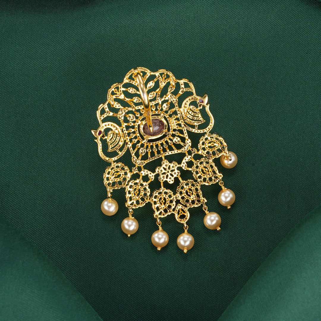 Elanora Avikam Pendant Set